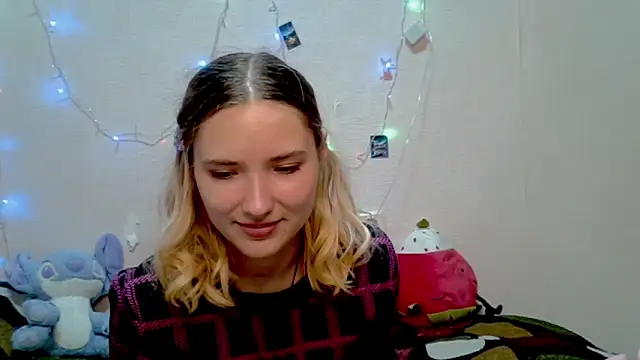  kikiclark   online show from 10/03/25, 08:50