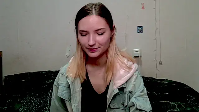  kikiclark   online show from 10/12/25, 08:41