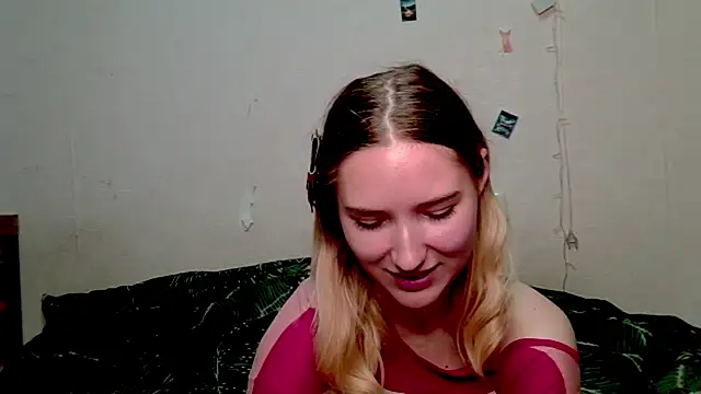  kikiclark   online show from 10/16/25, 08:54