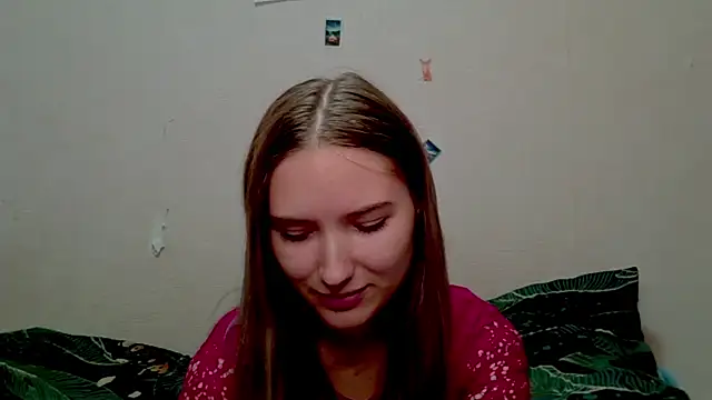  kikiclark   online show from 10/21/25, 08:53