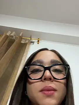 Snapshot of hottiee_melannie chatting on 03/05/26, 04:30 hottiee melannie online show from 03/05/26, 04:30