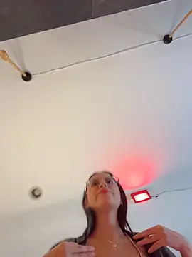 Snapshot of Juanita-Diaz chatting on 12/20/25, 08:27 Juanita-Diaz online show from 12/20/25, 08:27