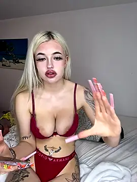 Steffi Snowbunny online show from 10/13/25, 03:23