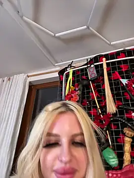 Steffi Snowbunny online show from 05/06/26, 10:15