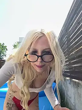 Steffi Snowbunny online show from 05/26/26, 01:07
