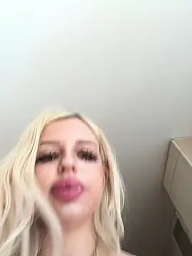 Steffi Snowbunny online show from 06/18/26, 01:15