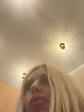 Steffi Snowbunny online show from 06/25/26, 08:13