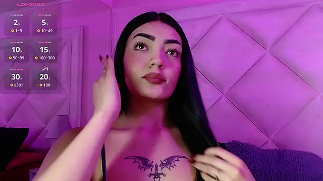 Miaa Smithh   online show from 01/06/26, 11:36