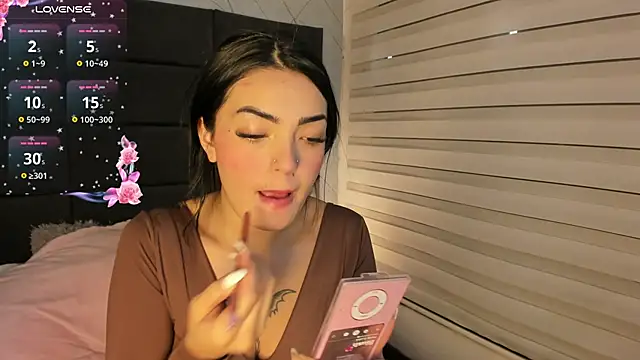 Snapshot of Miaa_Smithh__ chatting on 04/30/26, 01:06 Miaa Smithh online show from 04/30/26, 01:06