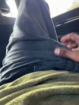 Jariushot3 online show from 04/14/26, 02:56