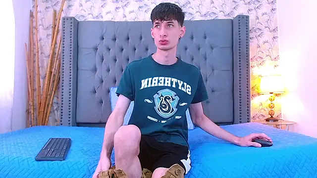 Luke Carter online show from 11/06/25, 01:01