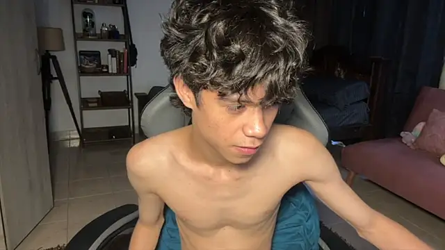 Snapshot of OopsAgain_ chatting on 01/18/26, 07:50 OopsAgain online show from 01/18/26, 07:50