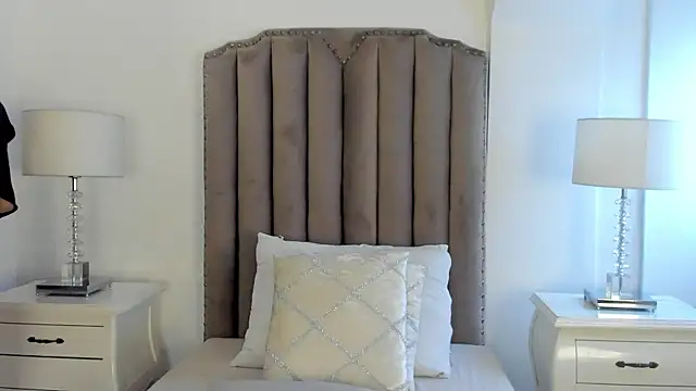 Snapshot of NebulaSin chatting on 11/27/25, 01:02 NebulaSin online show from 11/27/25, 01:02