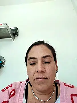 Snapshot of denissebombon chatting on 02/03/26, 06:02 denissebombon online show from 02/03/26, 06:02