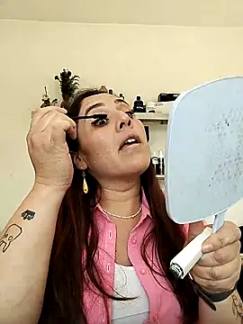 Snapshot of denissebombon chatting on 02/04/26, 06:25 denissebombon online show from 02/04/26, 06:25