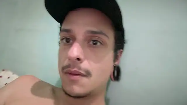 Snapshot of chrisalmeid_ chatting on 03/08/26, 05:11 chrisalmeid online show from 03/08/26, 05:11