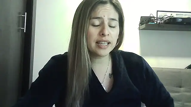 Valery  Rouse  online show from 05/03/26, 08:59