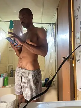 Snapshot of CaramelBrownBBC14 chatting on 10/28/25, 06:43 CaramelBrownBBC14 online show from 10/28/25, 06:43