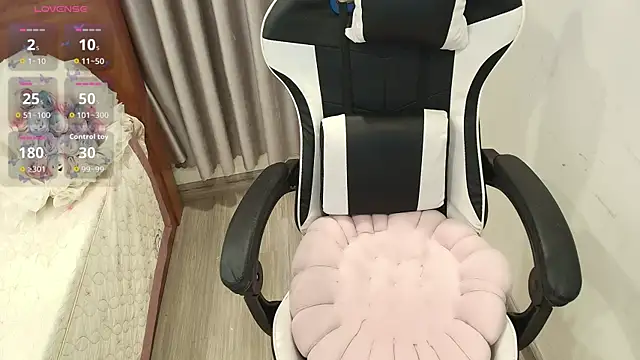 Bae Gigii online show from 12/14/25, 12:21