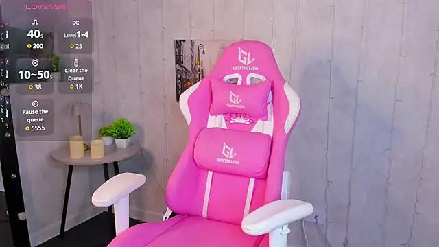 Lynn Martin online show from 10/25/25, 11:21