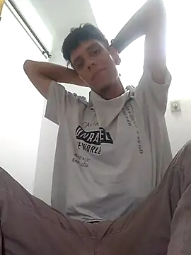 Snapshot of Crxxxsh chatting on 03/29/26, 04:12 Crxxxsh online show from 03/29/26, 04:12