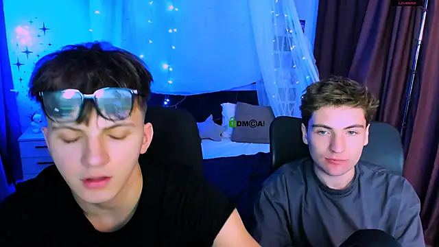 travis wolf  online show from 12/13/25, 08:47