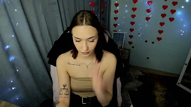 Snapshot of Bella_Night4 chatting on 03/21/26, 01:05 Bella Night4 online show from 03/21/26, 01:05