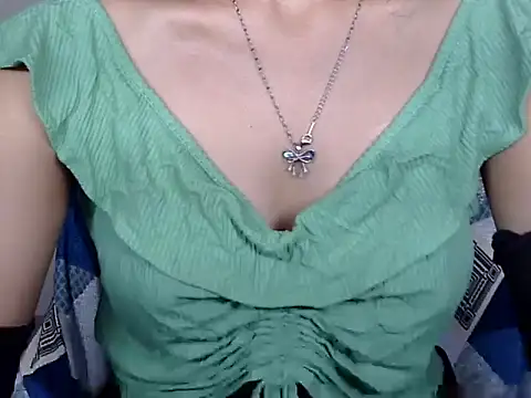 Riva arora01 online show from 10/25/25, 11:40