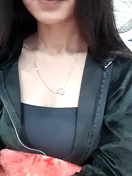 Snapshot of siya_rani67 chatting on 11/12/25, 10:09 siya rani67 online show from 11/12/25, 10:09