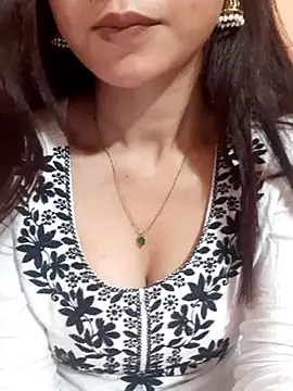 Snapshot of siya_rani67 chatting on 04/18/26, 07:07 siya rani67 online show from 04/18/26, 07:07