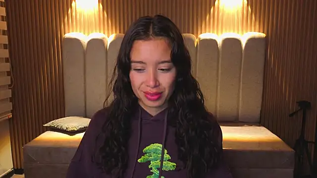  Mia Evans 1 online show from 12/21/25, 11:39