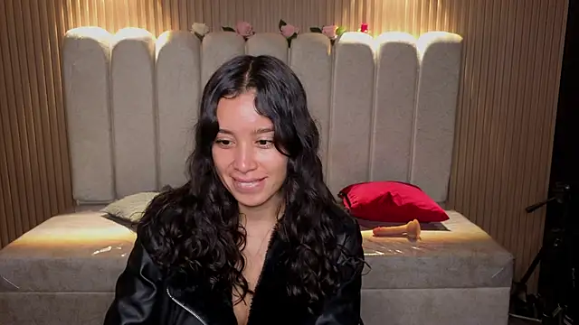 Snapshot of _Mia_Evans_1 chatting on 03/08/26, 02:10 Mia Evans 1 online show from 03/08/26, 02:10