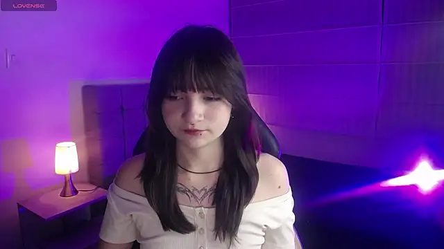  Charlotte Collins  online show from 12/18/25, 02:45