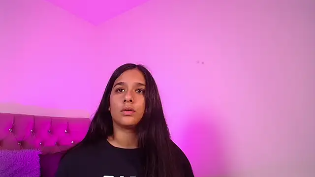mae nathan  online show from 05/06/26, 01:47