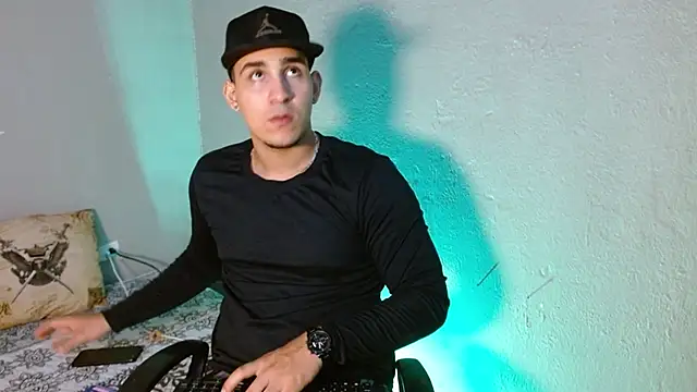 massimo vidal  online show from 11/11/25, 04:01