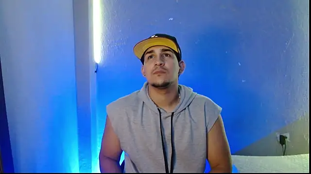 massimo vidal  online show from 12/04/25, 03:27