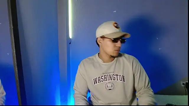 massimo vidal  online show from 12/05/25, 01:36