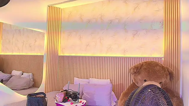 Snapshot of Liss-Reyes chatting on 03/09/26, 01:15 Liss-Reyes online show from 03/09/26, 01:15