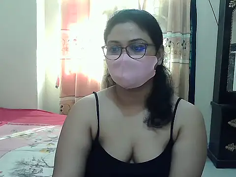 Snapshot of Elena_cruz5 chatting on 11/11/25, 03:17 Elena cruz5 online show from 11/11/25, 03:17