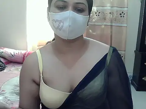 Snapshot of Elena_cruz5 chatting on 11/16/25, 03:01 Elena cruz5 online show from 11/16/25, 03:01