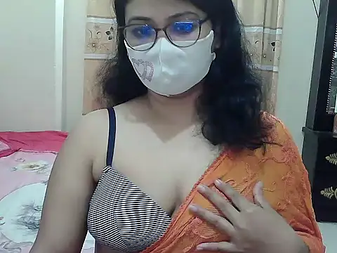 Snapshot of Elena_cruz5 chatting on 11/16/25, 10:04 Elena cruz5 online show from 11/16/25, 10:04