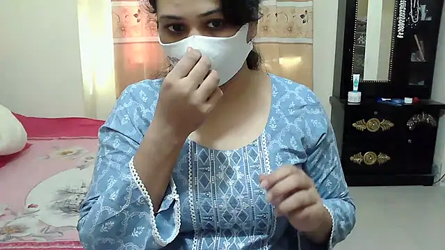 Snapshot of Elena_cruz5 chatting on 11/20/25, 05:07 Elena cruz5 online show from 11/20/25, 05:07