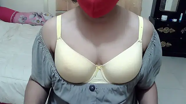 Snapshot of Elena_cruz5 chatting on 11/22/25, 08:02 Elena cruz5 online show from 11/22/25, 08:02