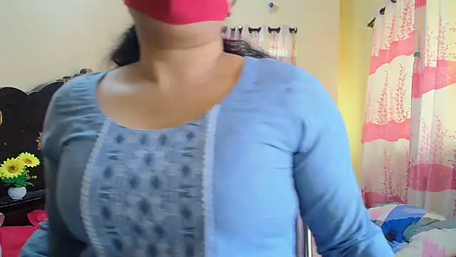 Elena cruz5 online show from 02/15/26, 04:53