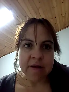 Snapshot of CARITOMIO chatting on 11/26/25, 11:39 CARITOMIO online show from 11/26/25, 11:39