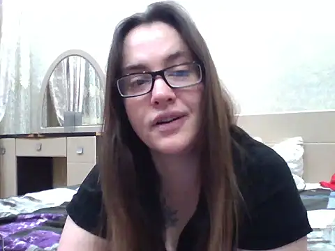 Snapshot of karina160000 chatting on 12/21/25, 06:59 karina160000 online show from 12/21/25, 06:59