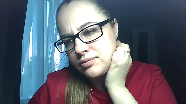 Snapshot of karina160000 chatting on 05/09/26, 04:23 karina160000 online show from 05/09/26, 04:23