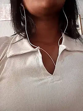 Snapshot of poderosa6969 chatting on 11/15/25, 04:03 poderosa6969 online show from 11/15/25, 04:03