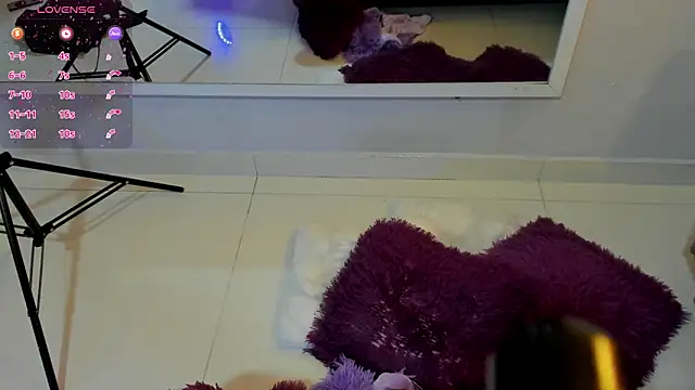 Snapshot of Mia_Valentine_ chatting on 02/23/26, 09:12 Mia Valentine online show from 02/23/26, 09:12