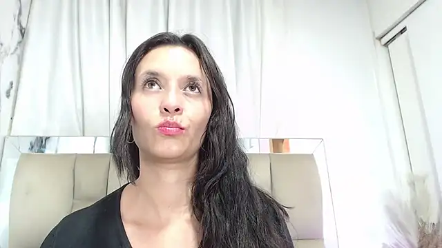 Snapshot of maraa_X chatting on 02/13/26, 07:21 maraa X online show from 02/13/26, 07:21